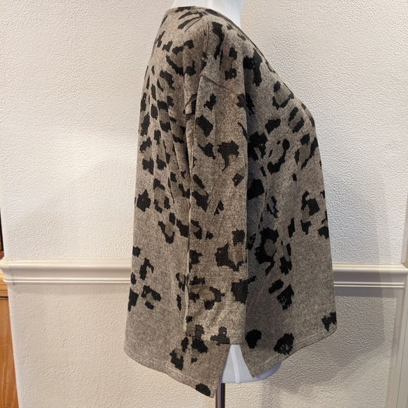 SJS Leopard Print Sweater - Picture 2 of 7